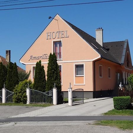 Hotel Amarillis Győr Esterno foto